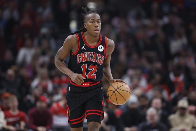 因凡蒂诺晒与印尼足协主席托希尔合照